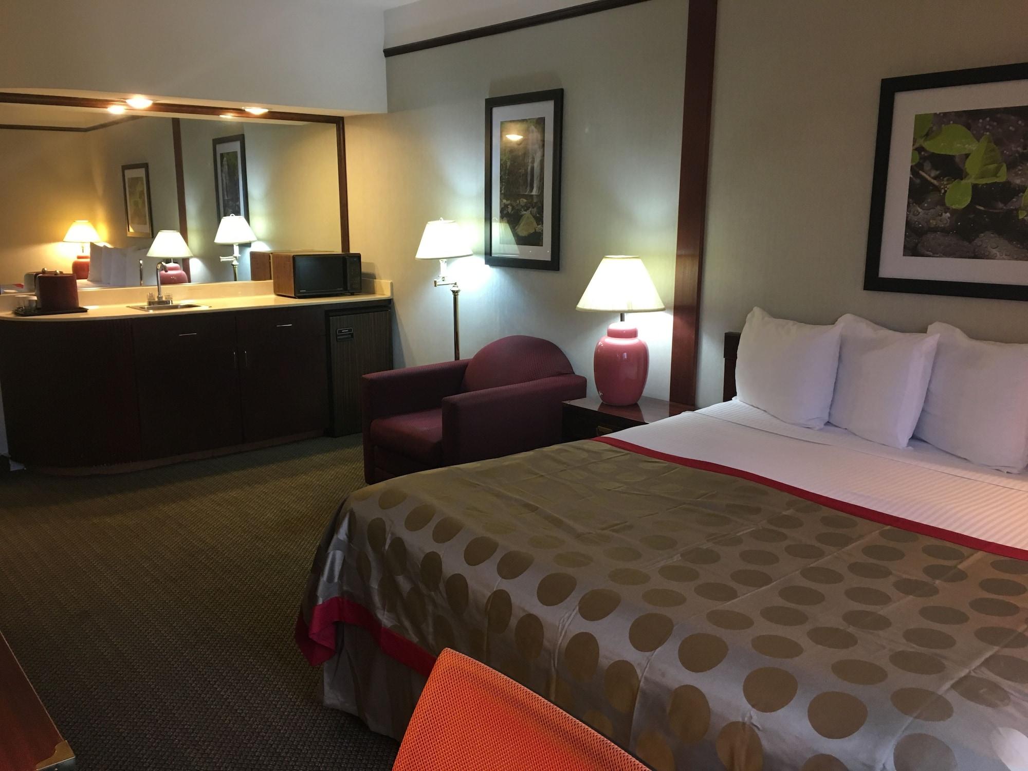 Ramada By Wyndham Portland Airport Hotel Екстериор снимка