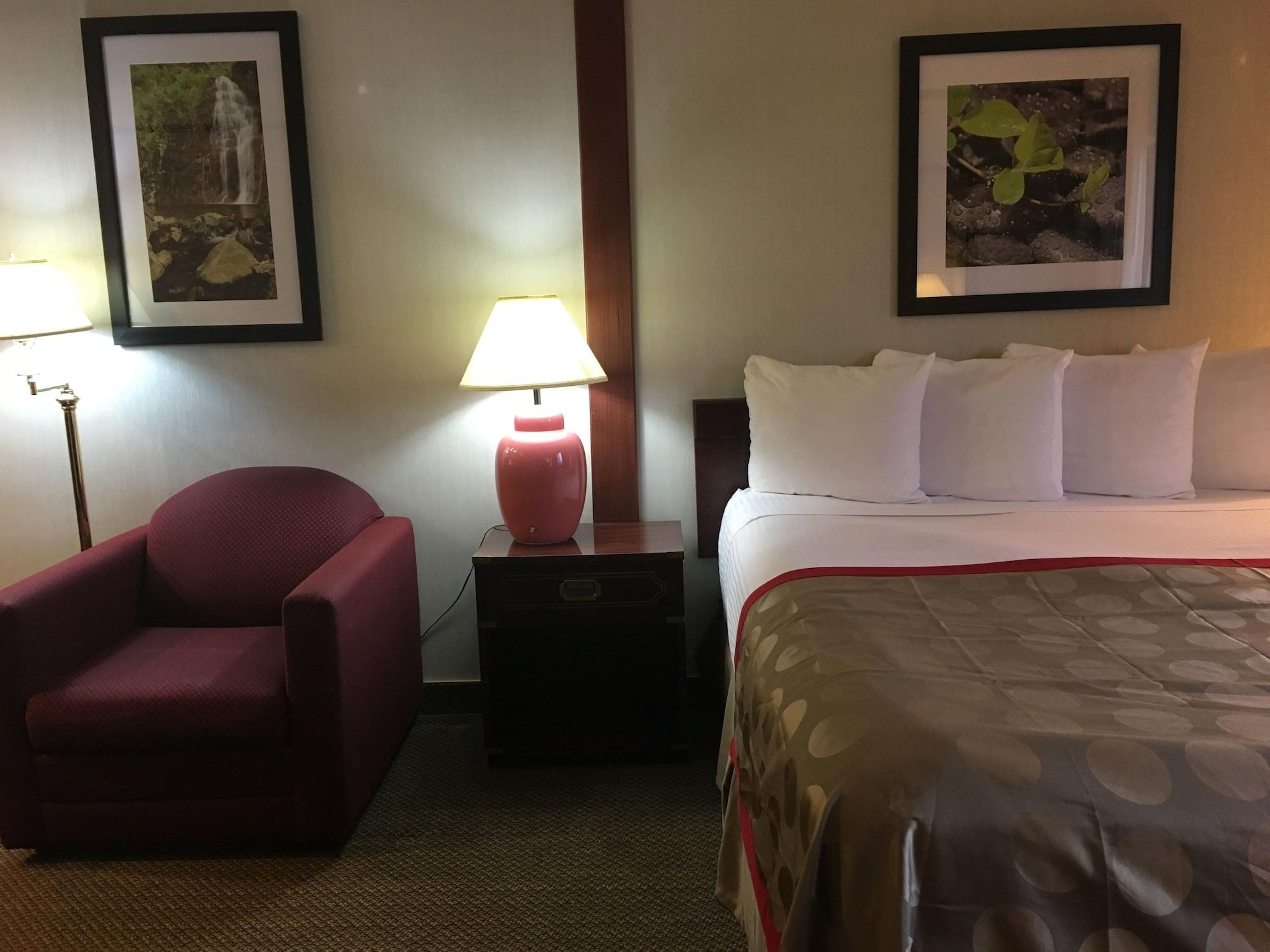Ramada By Wyndham Portland Airport Hotel Екстериор снимка