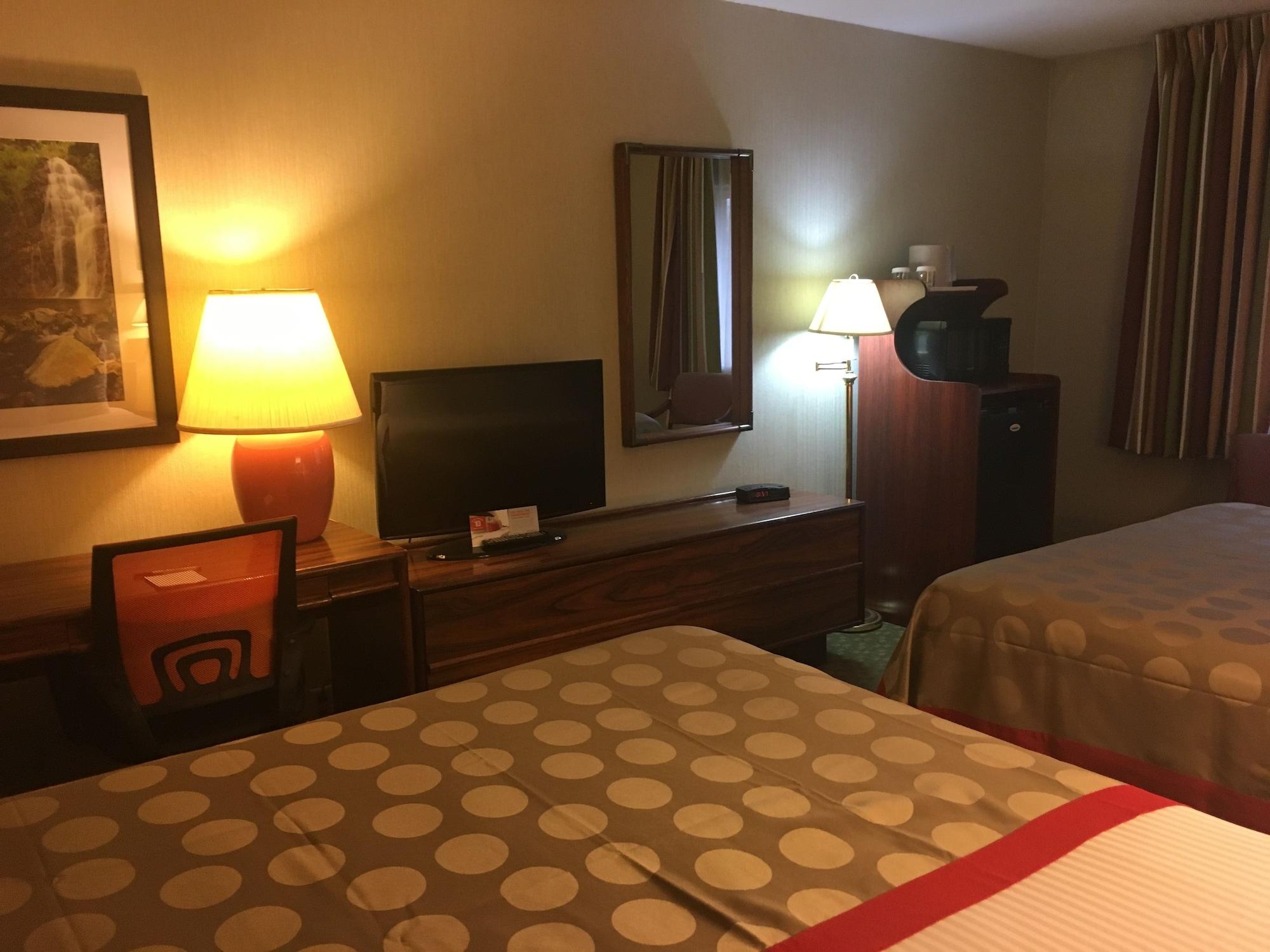 Ramada By Wyndham Portland Airport Hotel Екстериор снимка