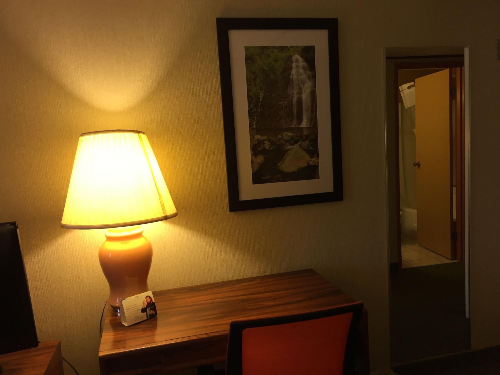 Ramada By Wyndham Portland Airport Hotel Екстериор снимка