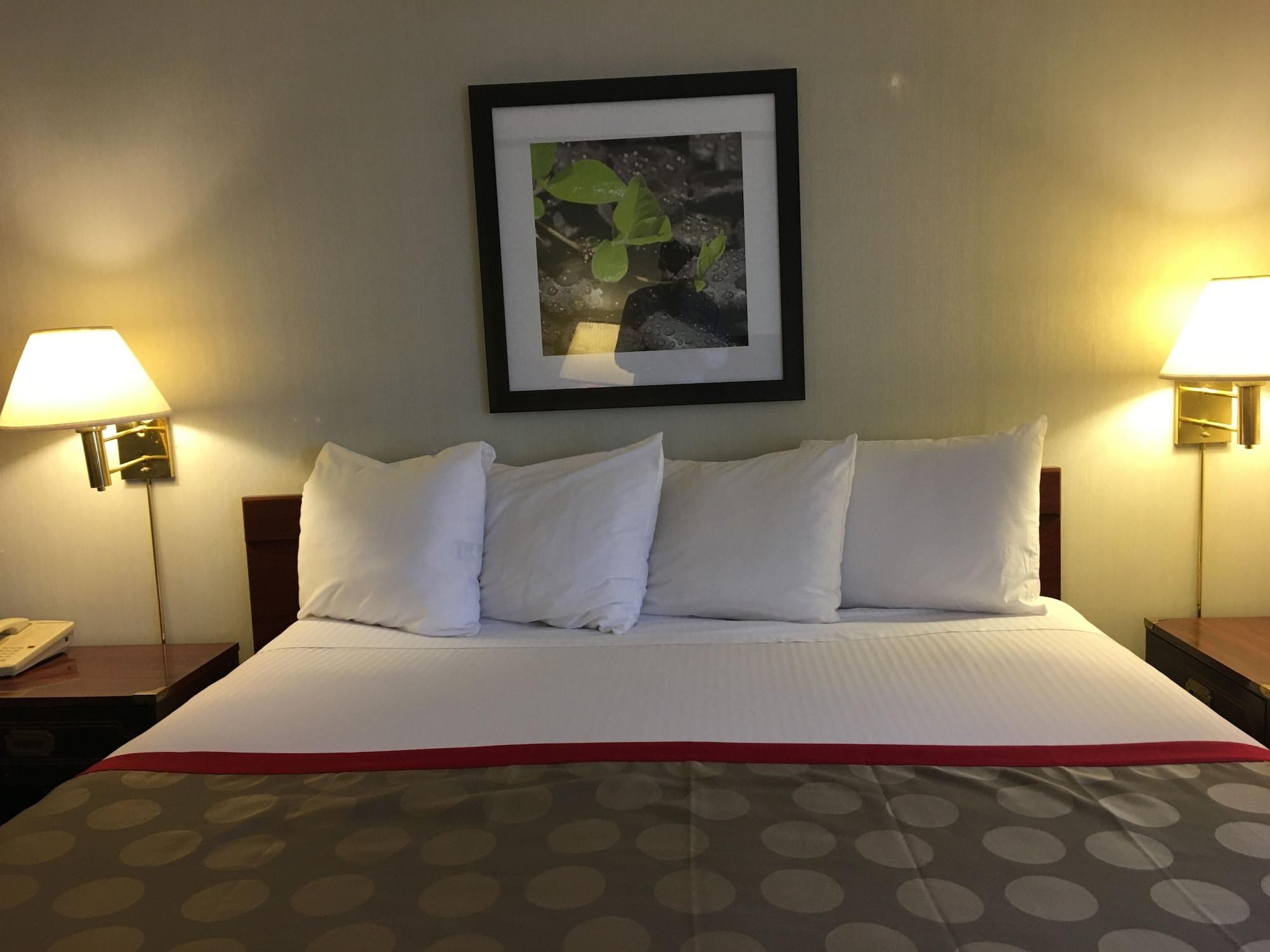 Ramada By Wyndham Portland Airport Hotel Екстериор снимка