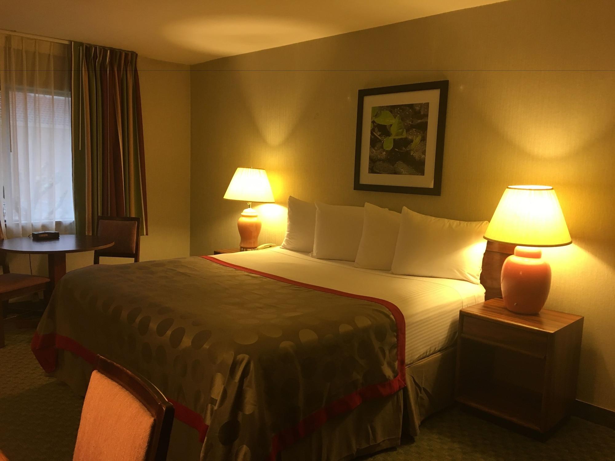 Ramada By Wyndham Portland Airport Hotel Екстериор снимка
