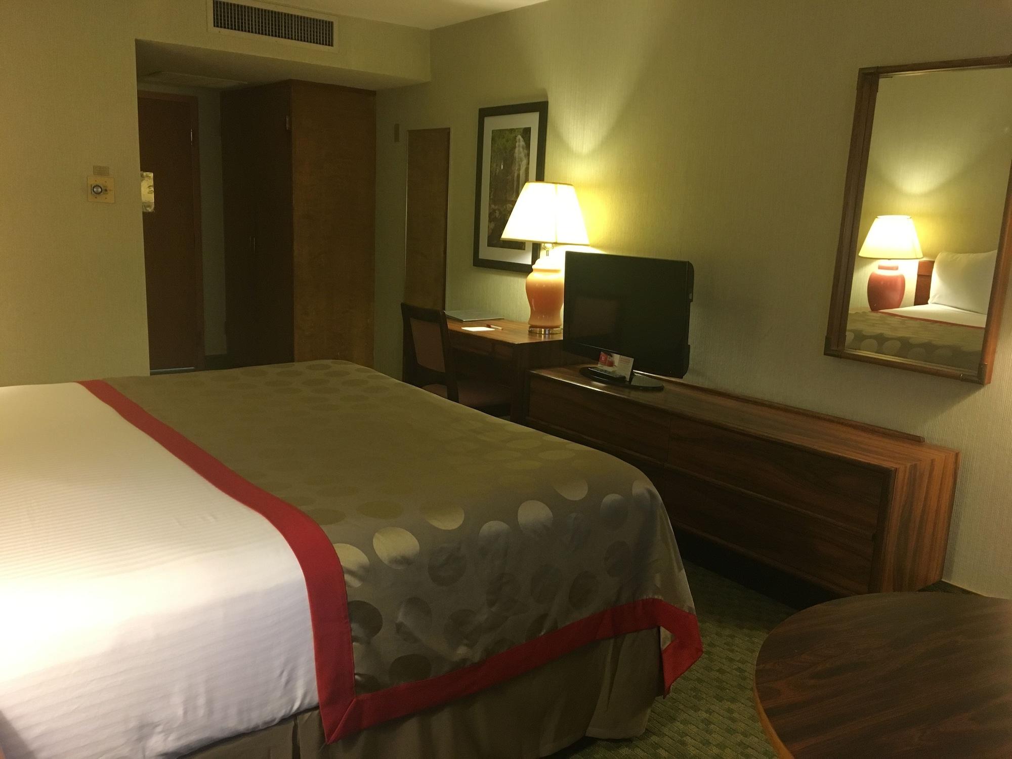 Ramada By Wyndham Portland Airport Hotel Екстериор снимка