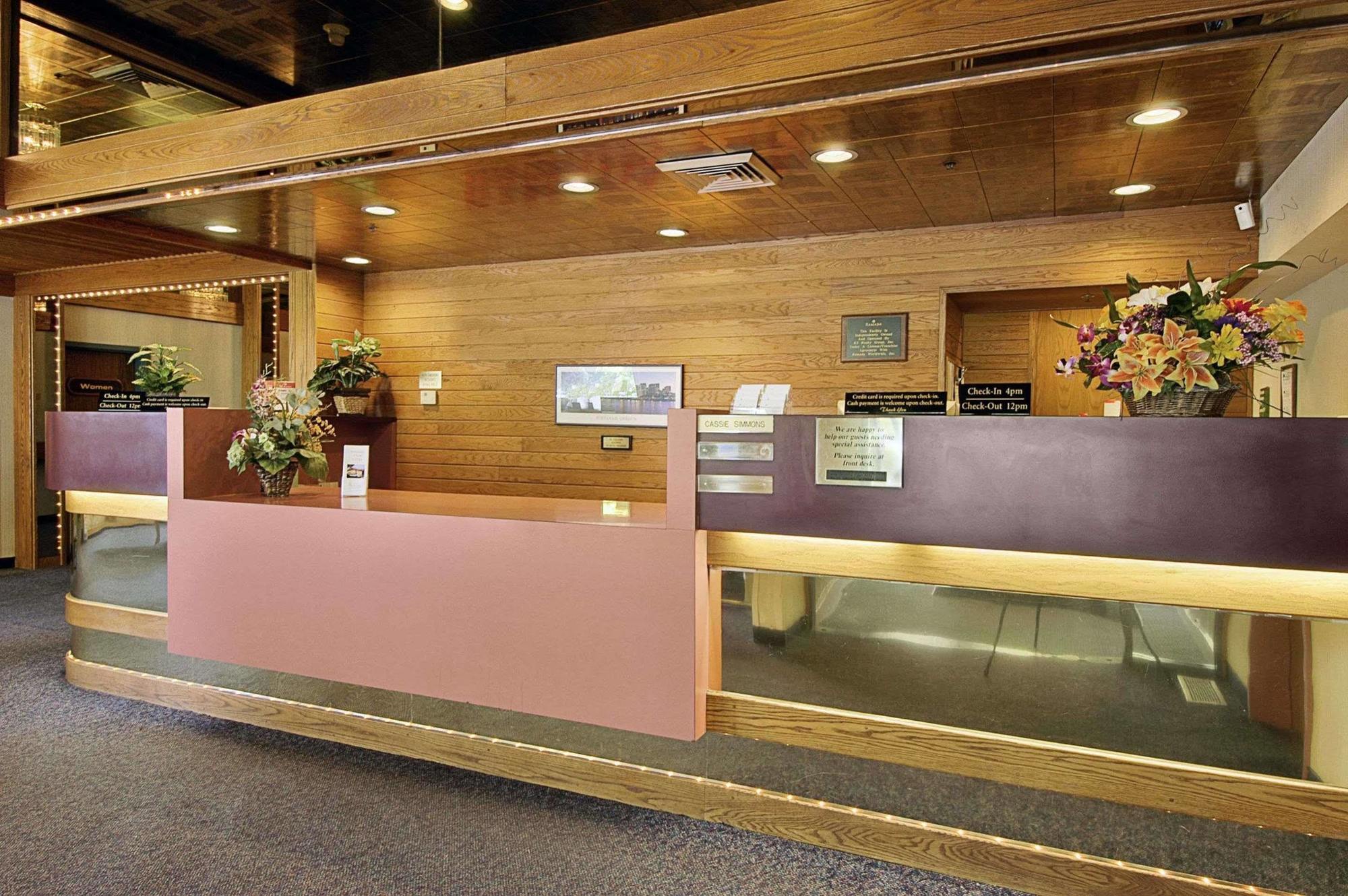 Ramada By Wyndham Portland Airport Hotel Екстериор снимка